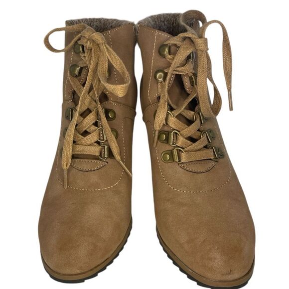 Nautica Women’s Lace Up Wedge Boot, size 7.5, Color:beige - Picture 2 of 7
